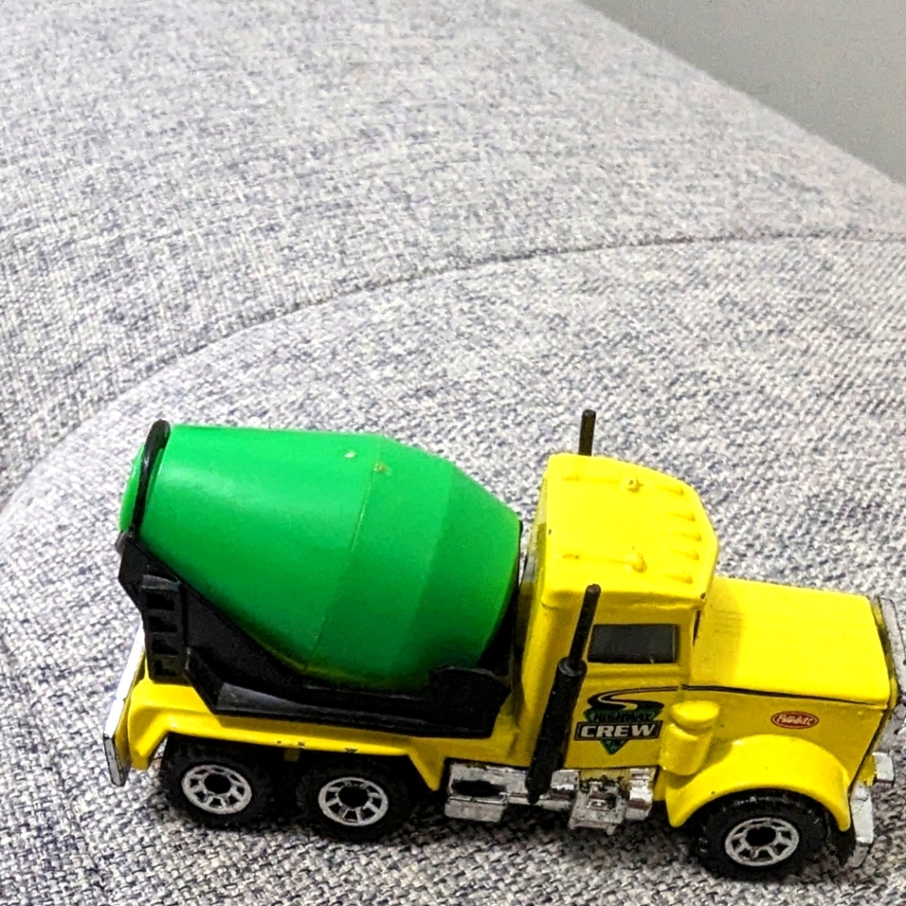 3/$30. Matchbox Peterbilt Cement Truck. 1981. Toy Truck.  GUC.